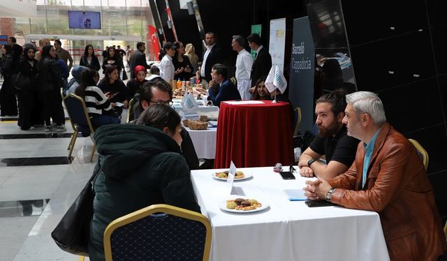 Kapadokya otel ve acenta yöneticileri turizm öğrencileri ile buluştu