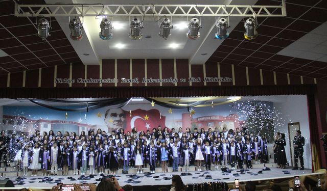 Altınyıldızlı 4.Sınıflerin Mezuniyet Heyecanı
