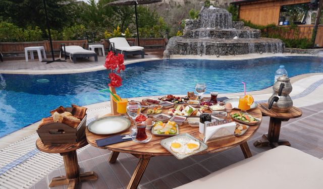“Göreme Stonella’da Kahvaltı ve Pizza Keyfi!”