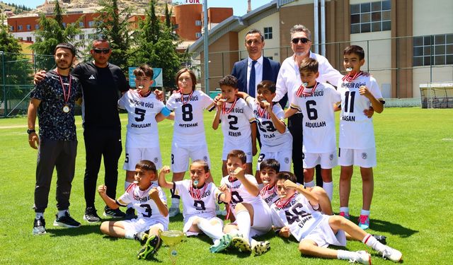 Nevşehir Gücü U11 Takımı Nağmalup Şampiyon!