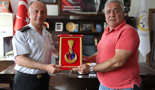 Komutan Öksüz'den Başkan Eren'e ziyaret
