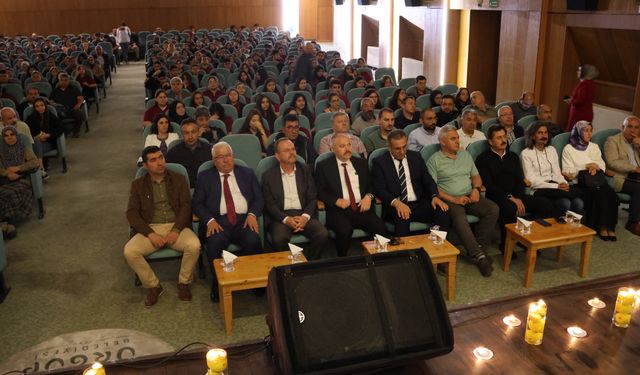 Ürgüp'te Şiir ve Türkü Dinletisi Yankılandı