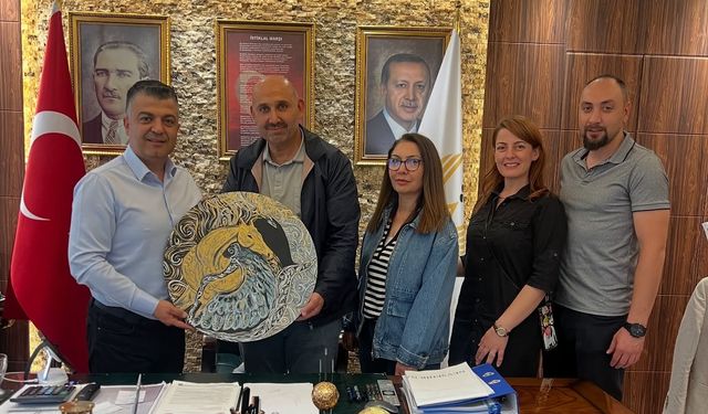 Başkan Özçelik, özel misafirlerini Nar'da ağırladı