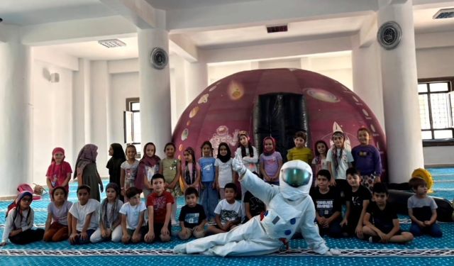 TOKİ 5. Etap Camii’nde Çocuklara Kur’an ve Uzay Yolculuğu
