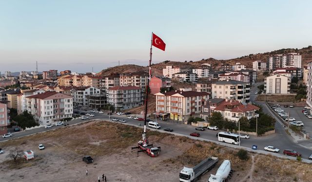 Nevşehir'deki dev Türk Bayrağı hayran bırakıyor