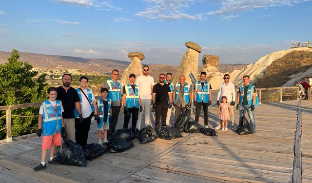 Ürgüp Üç Güzeller’de Poşet Poşet Çöp Topladılar