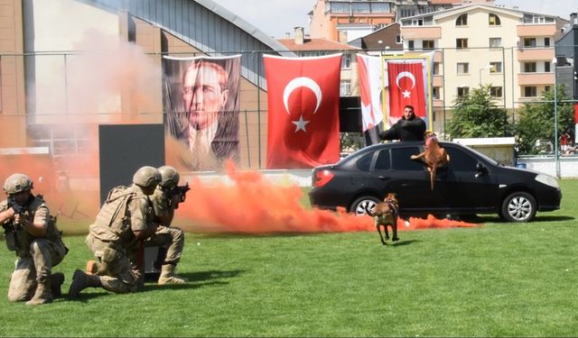 Nevşehir JAKEM'in egitimli köpekleri nefes kesti