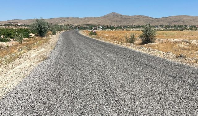 Nevşehir’de Köy Yollarına 17 Bin Metre Sathi Kaplama