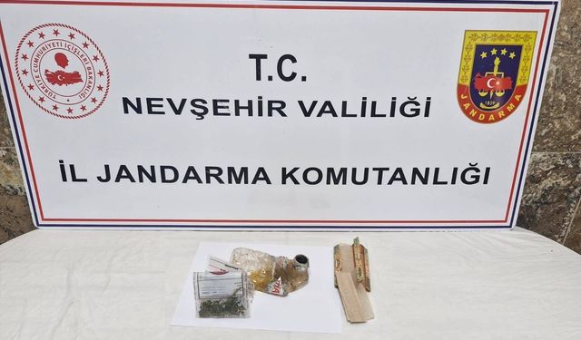 Nevşehir’de Şüpheli Araçtan Madde ve İçim Aparatı Çıktı