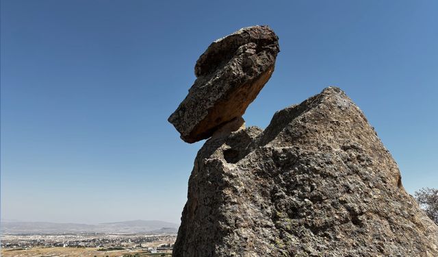 Kapadokya’nın En İlginç Peribacaları Çat’ta