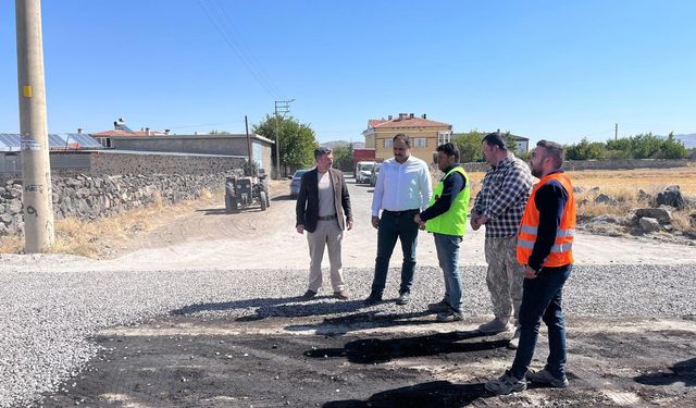 Acıgöl Kaymakamı İnallı’da yol çalışması inceledi