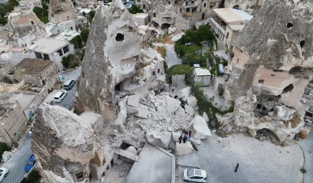 Kapadokya'da milyonlarca yıllık peribacası yıkıldı!