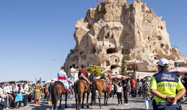 Kapadokya’da Okçuluk Festivali Renkli Görüntülere Sahne Oldu