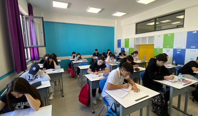 Simya Koleji’nde Düzenli Ders Çalışma Programı