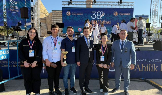 Nevşehirli Genç Aşçılar Kırşehir’de Büyük Başarı Elde Etti