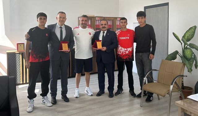 BESYO’yu Kazanan Milli Atletlerden Vefa Ziyareti