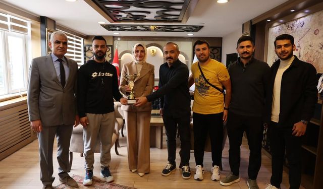 Nevşehir Voleybol Turnuvasında Şampiyon Derinkuyu