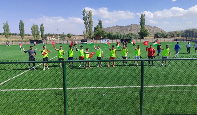 Nevşehir Acıgöl’de U-19 Maçında Gazze’ye Destek Gösterisi