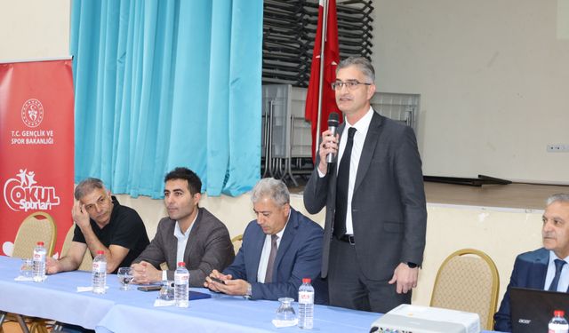 Nevşehir’de Okul Sporları Bilgilendirme Toplantısı Düzenlendi