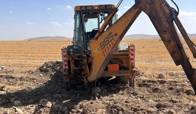 Nevşehir’de Kepçeyle Define Ararken Yakalandılar