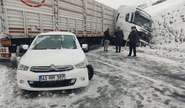 Nevşehir’de Kar Yağışı Trafiği Felç Etti: Ortahisar–Ürgüp Yolu Kapandı
