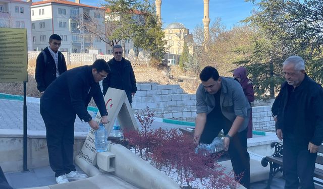 Nevşehirli Tarık Kesekçi kabri başında anıldı