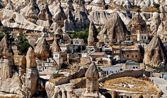 Kapadokya’da ‘basit onarım ve temizlik izinleri’ için 1 yıllık süre uyarısı