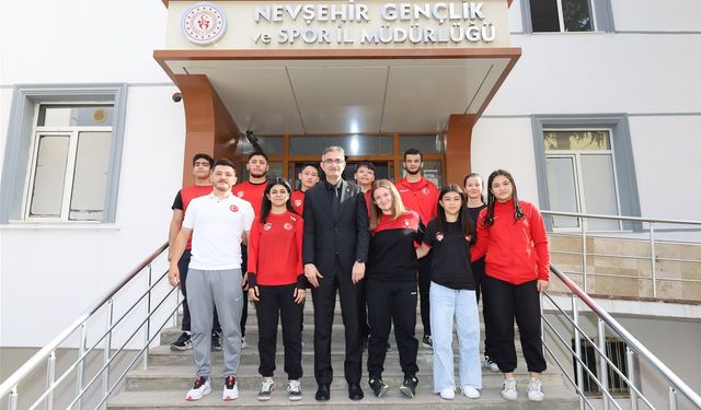 Nevşehirli Güreşçilerden İl Müdürü Keskin'e Ziyaret
