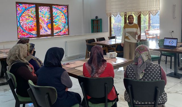 Nevşehir’de Sıfır Atık Bilinci Artıyor: Yapaneller Nar Kadın Kooperatifine Eğitim Verildi