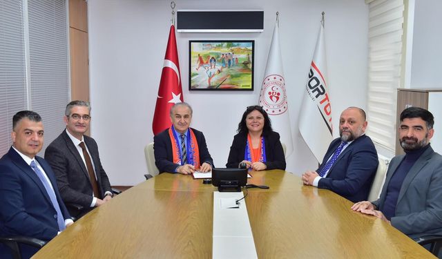 Derinkuyu Suvermez’e Kapalı Halı Saha Yapılacak