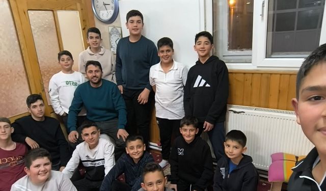 Kavak Kasabasında Gençler Sabah Namazında Buluşuyor