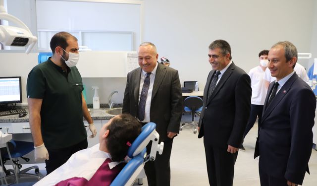 NEVÜ Yeni Diş Hekimliği Fakültesi Binasında İnceleme