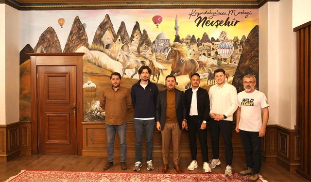 Ralli Şampiyonu Türkkan Nevşehir'de Başkan Arı’yı Ziyaret Etti