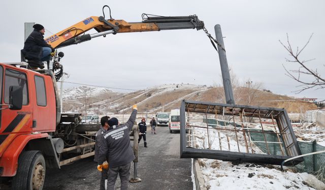 Nevşehir’de Sahipsiz Totem ve Levhalar Kaldırılıyor