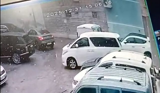 Nevşehir'de Park Halindeki Araca Çarptı, Bilgi Bırakmadan Gitti