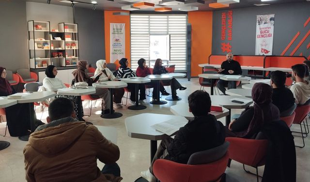 NEVÜ’de "İlerlemeci Tarih" ve "Nebevî Ufuk" Tartışıldı: Modernitenin "Kronolojik Kibri"ne Karşı İslam’ın Zaman Tasavvuru