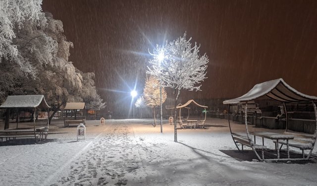 Nevşehir’de Kar Etkili Oluyor: Cadde ve Sokaklar Beyaza Büründü