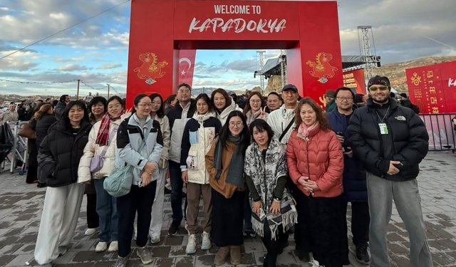 Kapadokya’da Tarihi Buluşma: Çin At Yılı Coşkusu