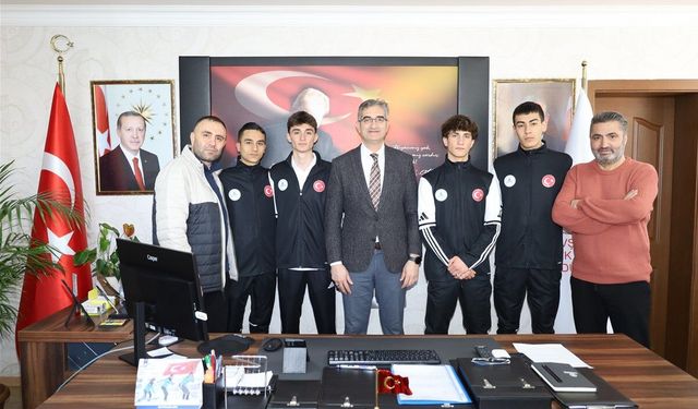 Nevşehirli Atletlerden İl Müdürü Keskin'e Ziyaret