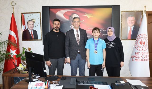 Nevşehirli Türkiye Şampiyonu Uğurlu'dan İl Müdürü Keskin'e Ziyaret