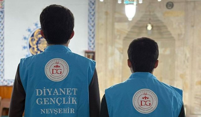 Nevşehir KYK Öğrencilerinden Cami Temizliği ve İftar