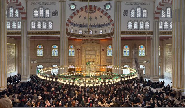 Nevşehir’de Kadınlara Özel Kadir Gecesi Programı Düzenlendi