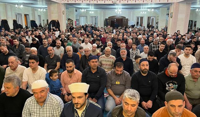 Ürgüp'te Kadir Gecesi camiler dolup taştı