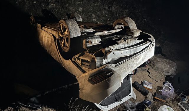 Kaygan Yolda Feci Kaza! 4 Kişi Yaralandı