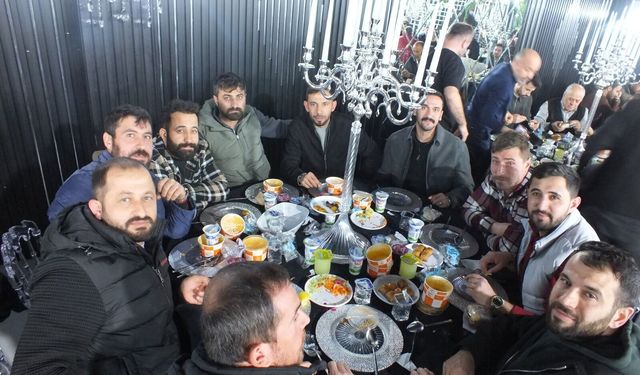 İstanbul'da Alacaşarlılar İftar Sofrasında