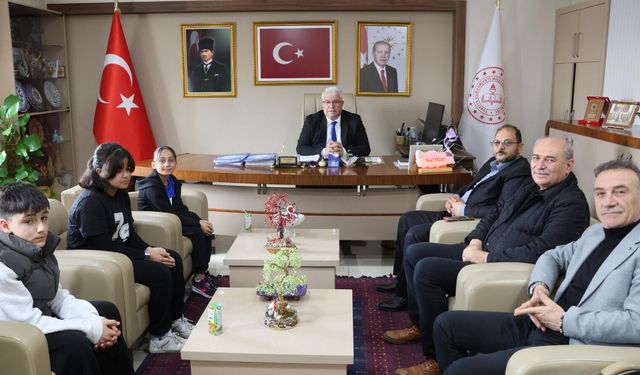 Savunmadan Sanata: Genç Tasarımlar Özel Gün Kartı ve Tişört Tasarım Yarışması Ödül Töreni Gerçekleştirildi