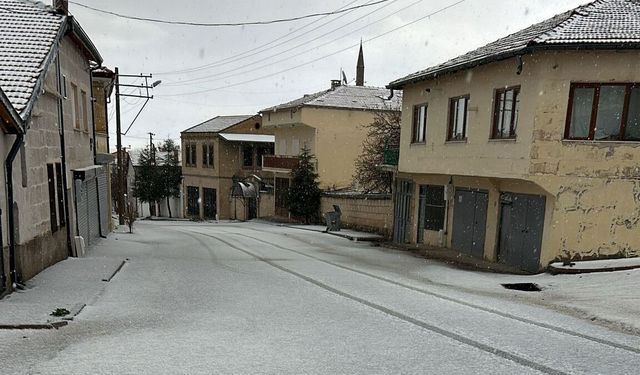 Özkonak’ta dolu yağışı etkili oldu