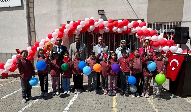 Karapınar’da Öğrenciler Bahar Şenliğinde Doyasıya Eğlendi