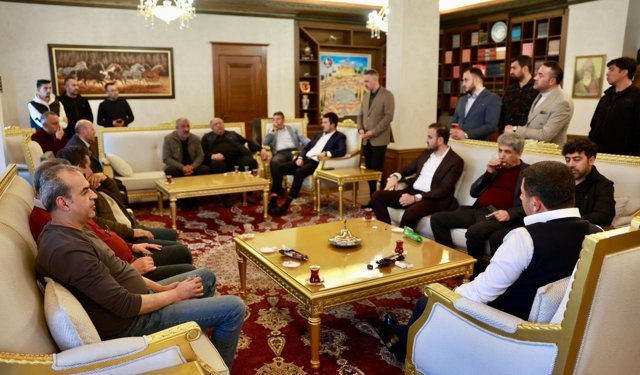 Başkan Rasim Arı Vatandaşları Dinledi