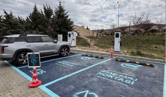 NEVÜ Kampüsüne Elektrikli Araç Şarj İstasyonu Kuruldu